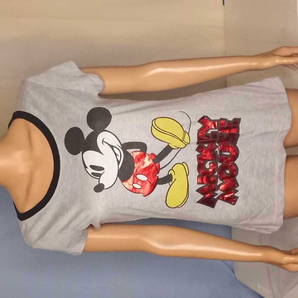 ⭐Disney Mickey Mouse metallic shiny red t-shirt XL⭐